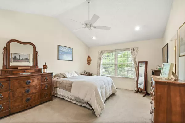 Franklin Park, NJ 08823,17 Balboa Lane #4003