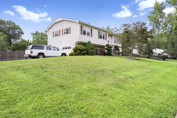 Matawan, NJ 07747,31 Chestnut Drive