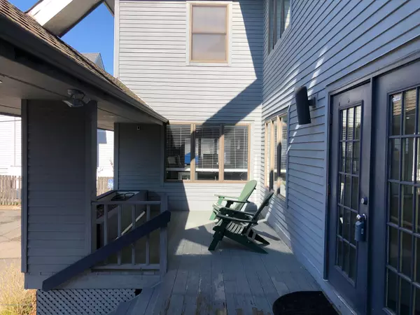 Bay Head, NJ 08742,106 Bridge Avenue #4