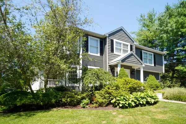 Rumson, NJ 07760,131 Lakeside Avenue