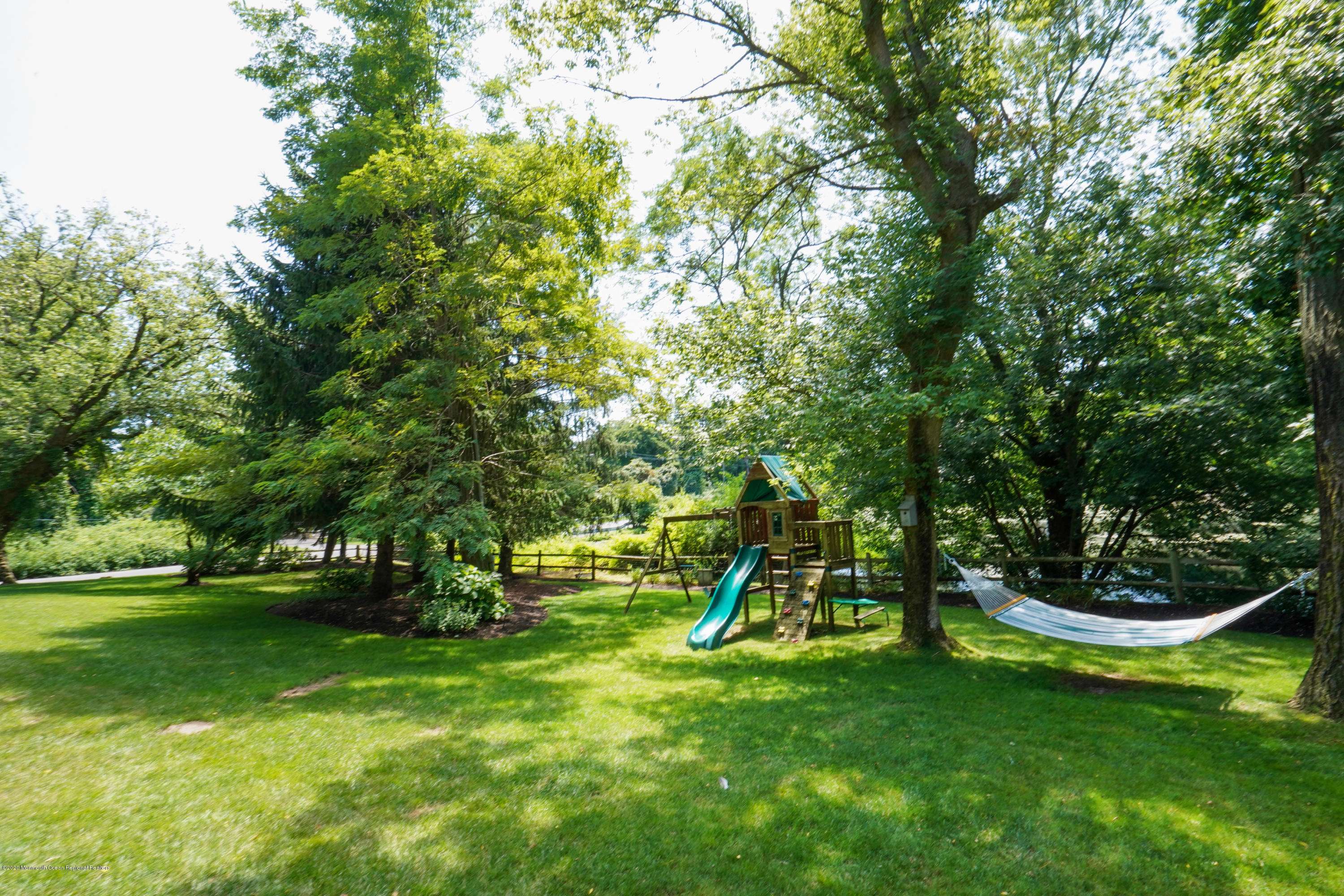 Rumson, NJ 07760,131 Lakeside Avenue
