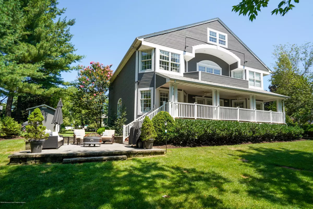 Rumson, NJ 07760,131 Lakeside Avenue