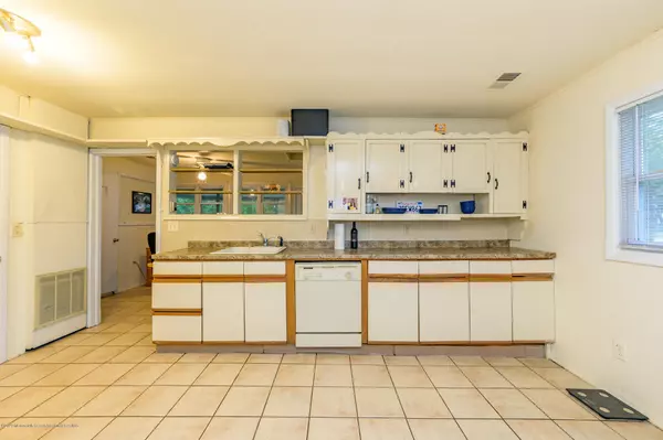 Lanoka Harbor, NJ 08734,802 Oxgoose Drive