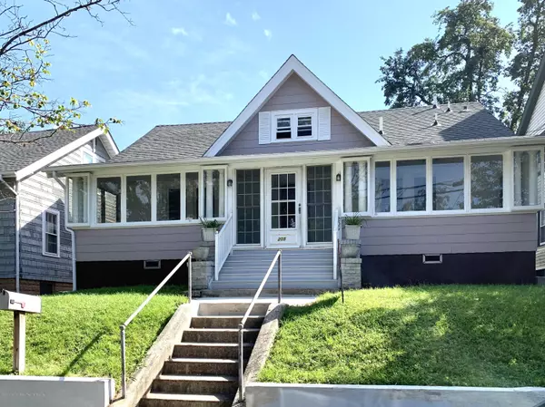 205 S Adelaide Avenue, Highland Park, NJ 08904