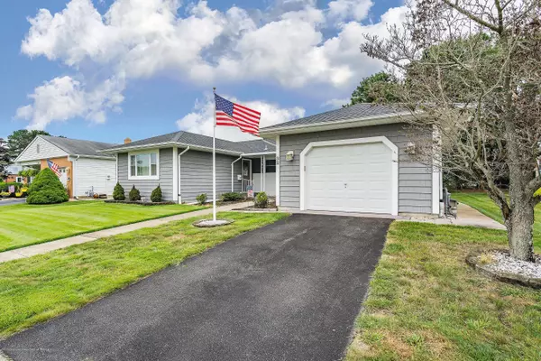 Toms River, NJ 08757,32 Roxton Place