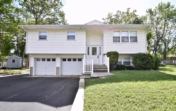 813 Ship Avenue, Beachwood, NJ 08722