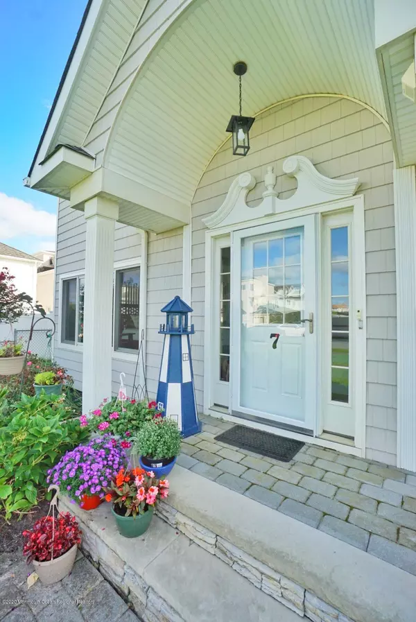 Spring Lake, NJ 07762,7 York Avenue