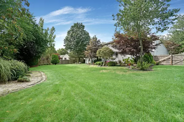 Eatontown, NJ 07724,14 Rozlyn Court