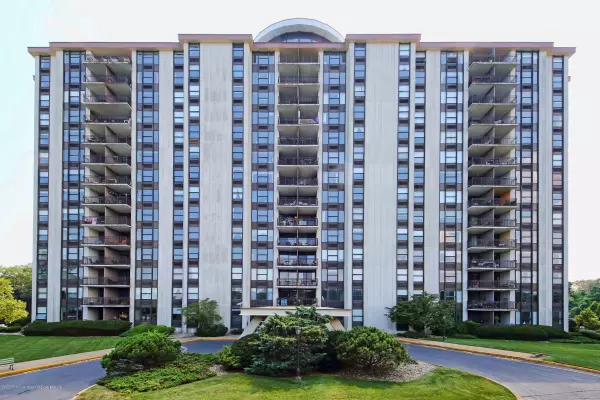 Highlands, NJ 07732,1 Scenic Drive #203