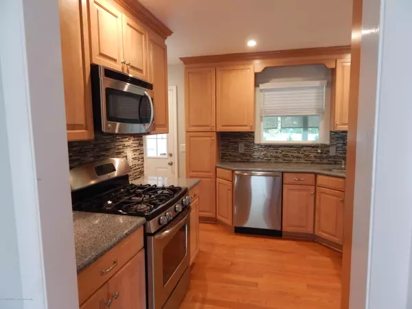 Holmdel, NJ 07733,13 Homestead Place