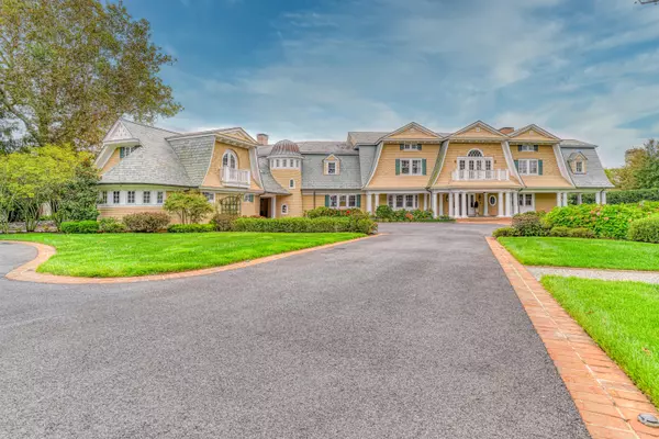 Rumson, NJ 07760,12 Oyster Bay Drive