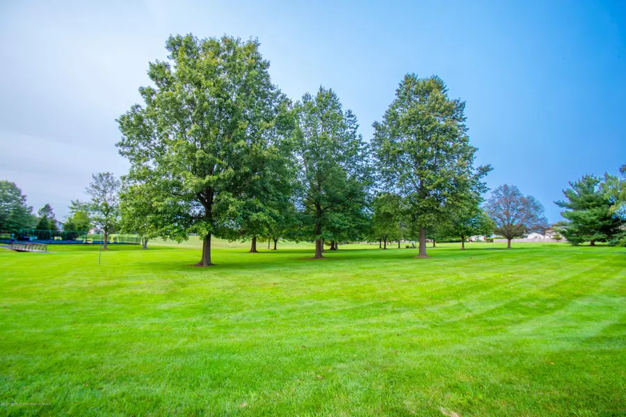 1 Holly Court, Raritan Twp, NJ 08822