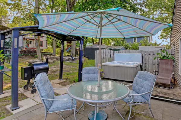 Atlantic Highlands, NJ 07716,514 Atlantic Avenue