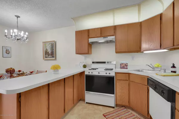 East Brunswick, NJ 08816,356 Wycoff Way W