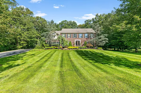 Farmingdale, NJ 07727,1 Daybreak Court