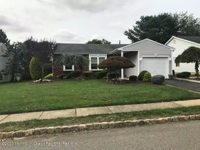 11 Lesley Drive, Marlboro, NJ 07746
