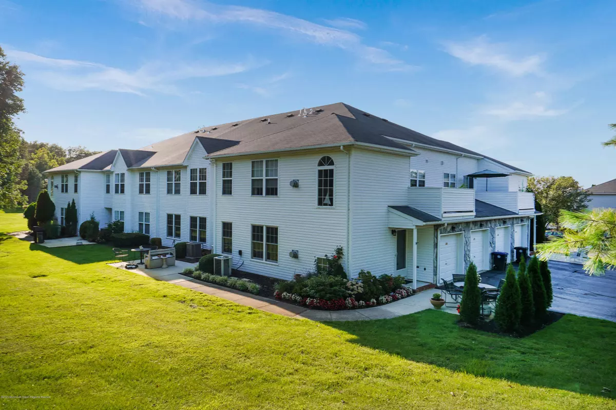 Wall, NJ 07719,372 Volley Court