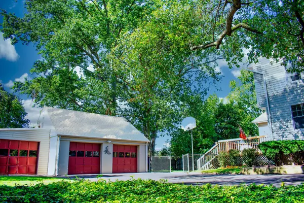 North Brunswick, NJ 08902,588 4th Avenue