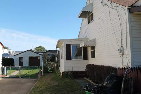 Hamilton, NJ 08610,33 Meredith Road