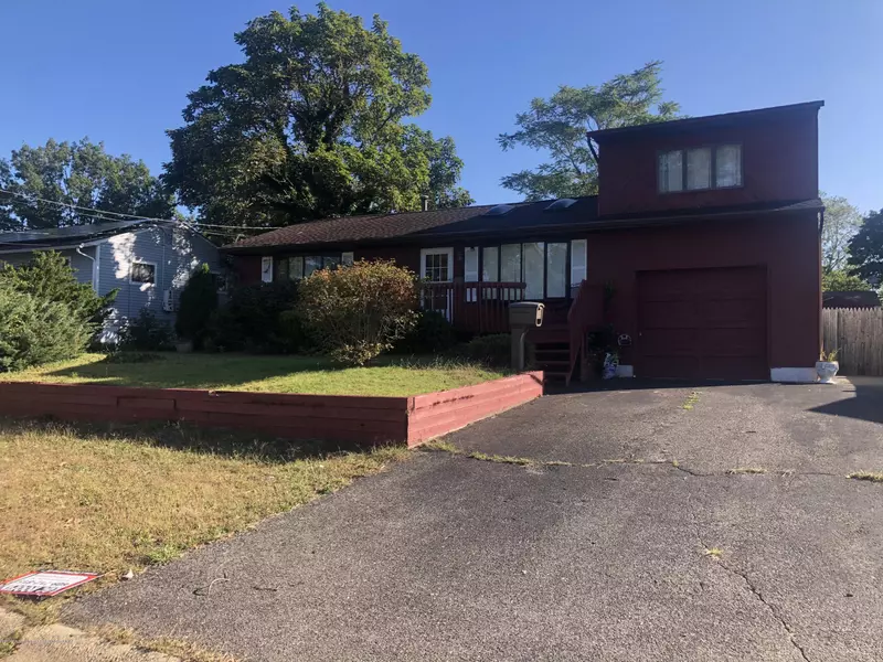 32 Annapolis Road, South Toms River, NJ 08757