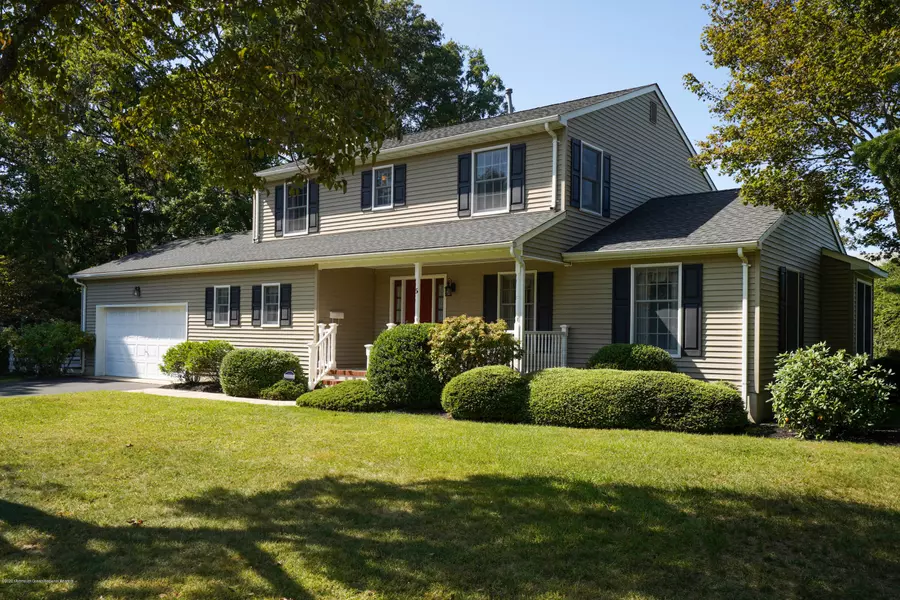 5 Hurtt Avenue, Farmingdale, NJ 07727