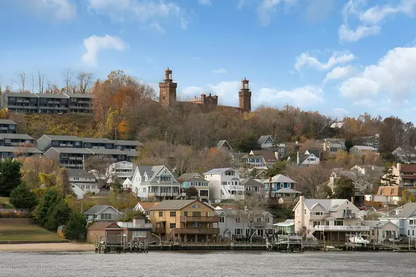 Sea Bright, NJ 07760,174 Ocean Avenue #18