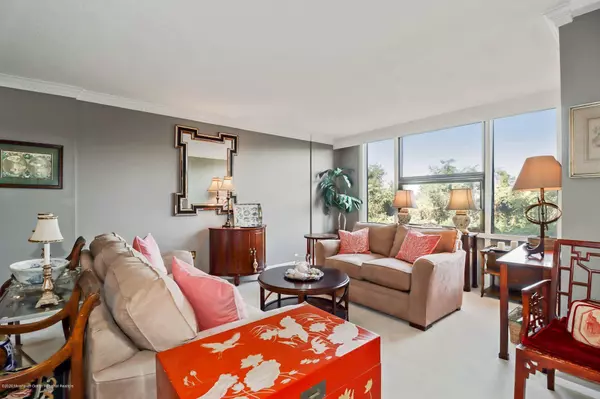 Highlands, NJ 07732,1 Scenic Drive #204