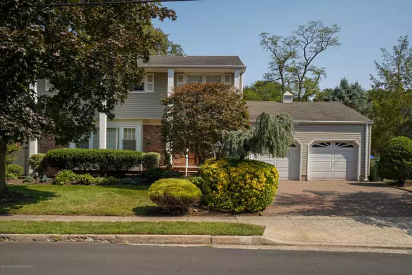 18 Eileen Way, Edison, NJ 08837