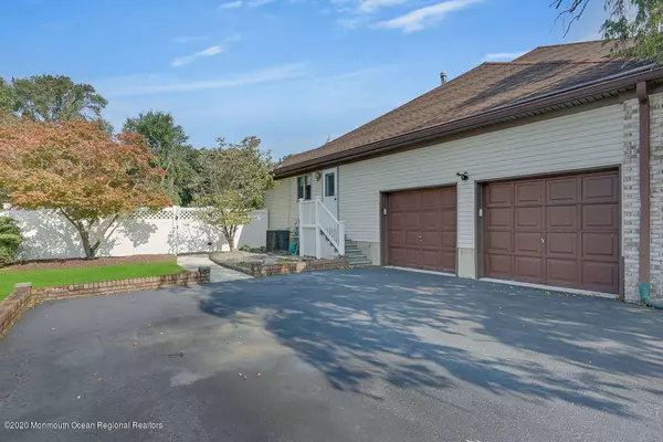 Morganville, NJ 07751,17 Amagansett Drive