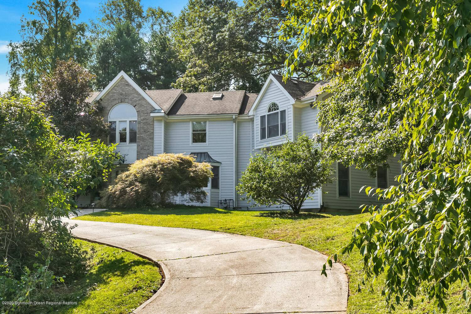 Leonardo, NJ 07737,4 Oldwick Court