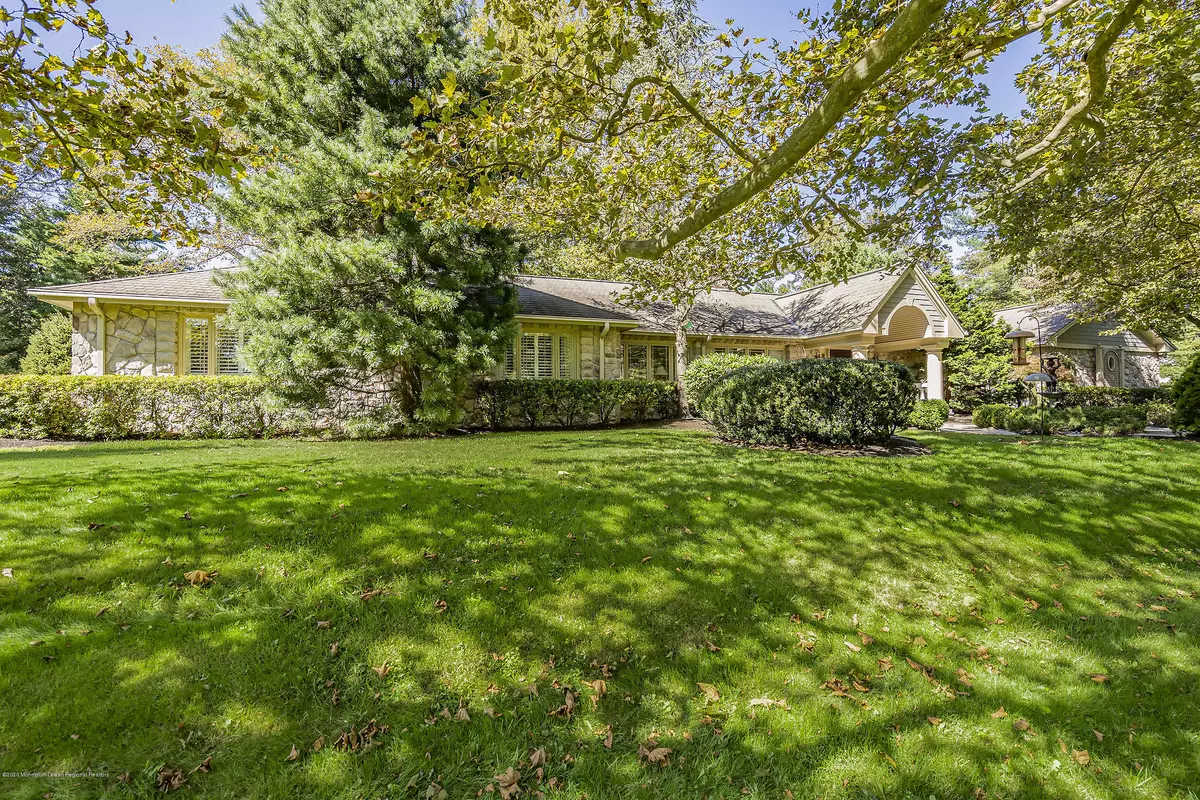 Rumson, NJ 07760,166 Rumson Road