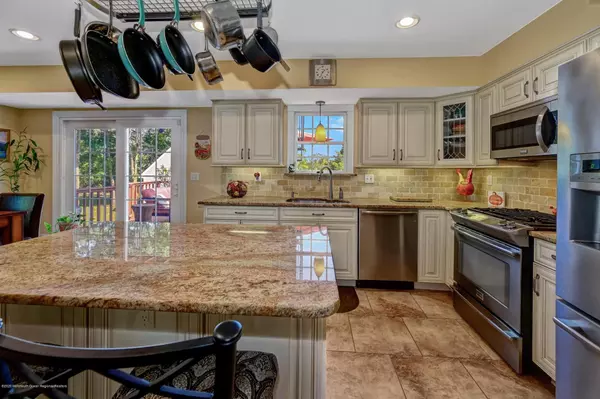 Matawan, NJ 07747,173 Freneau Avenue