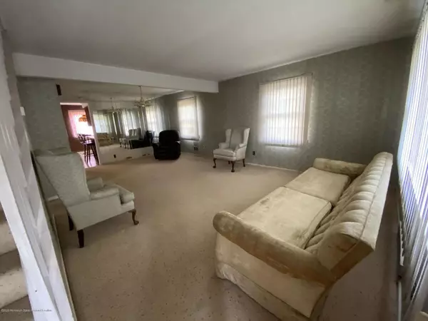 Spring Lake Heights, NJ 07762,717 Ocean Road
