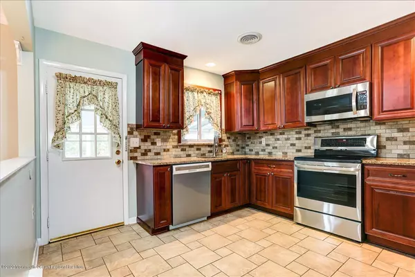 Whiting, NJ 08759,4 Elmwood Court