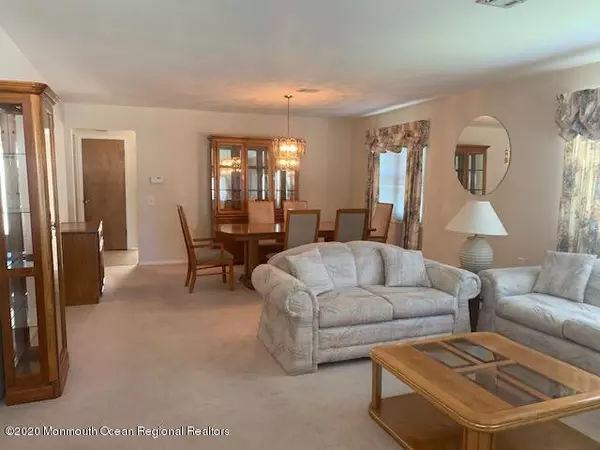 Toms River, NJ 08757,20 Manitoba Court
