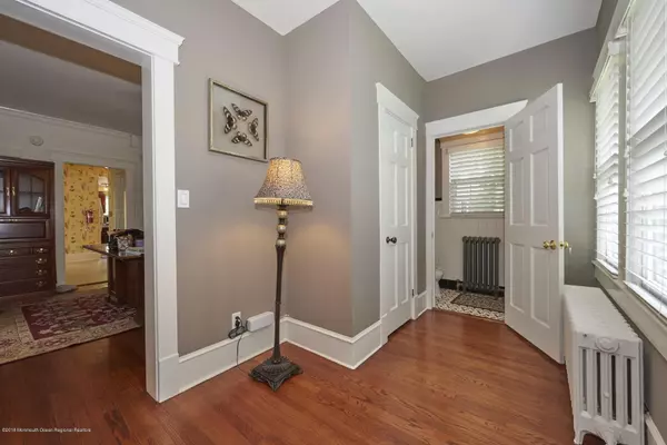 Rumson, NJ 07760,6 Wardell Avenue