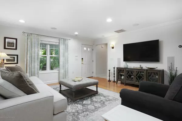 Rumson, NJ 07760,28 2nd Street