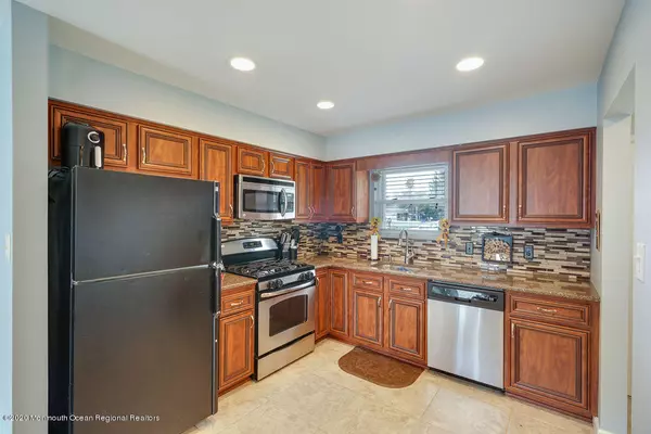 Lanoka Harbor, NJ 08734,809 Deguise Street