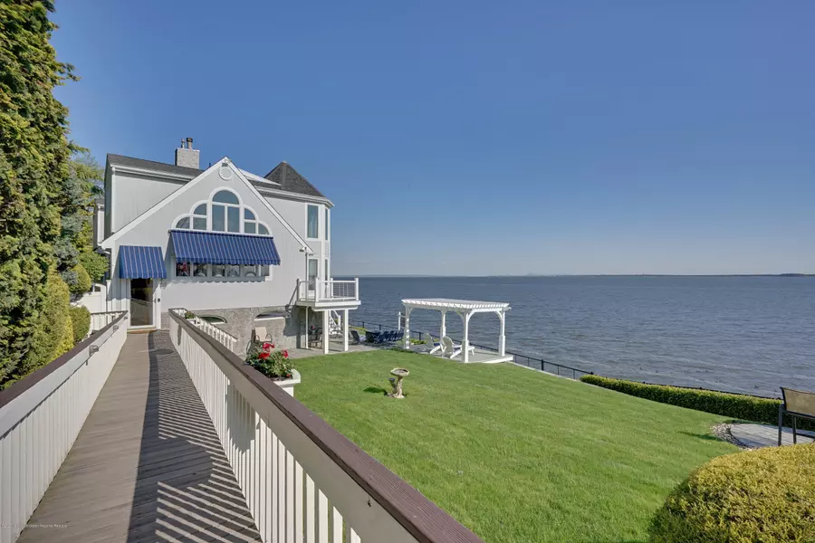 82 Bayside Drive, Atlantic Highlands, NJ 07716