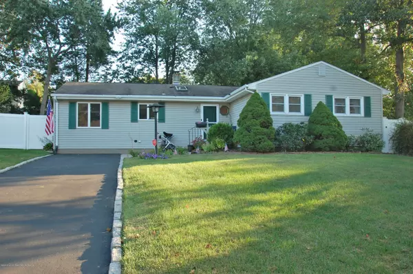 9 Knoll Terrace, Hazlet, NJ 07730