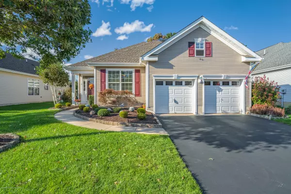 8 Pond View Circle, Barnegat, NJ 08005