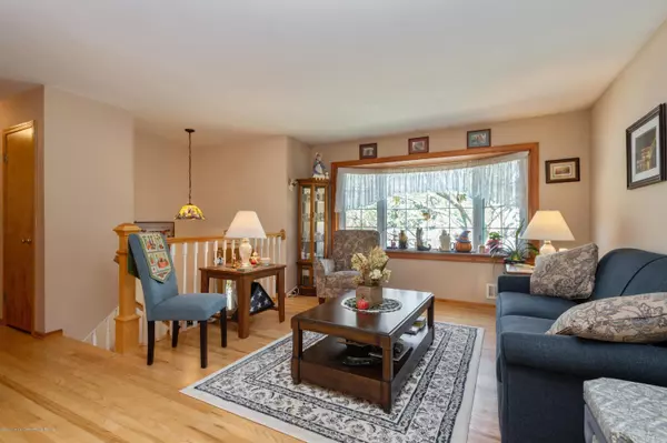 Edison, NJ 08817,2 Brida Court