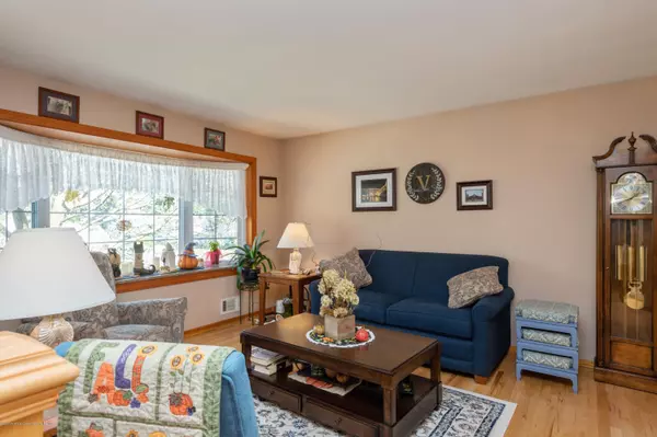 Edison, NJ 08817,2 Brida Court