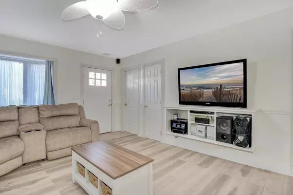 North Middletown, NJ 07748,91 Bray Avenue