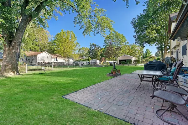 Eatontown, NJ 07724,17 Meadowbrook Avenue