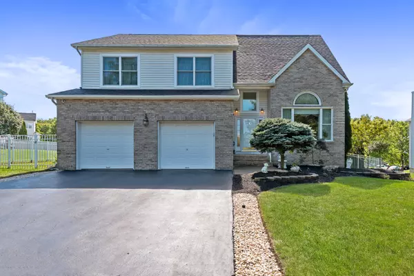 40 Gate Lane, Old Bridge, NJ 08857