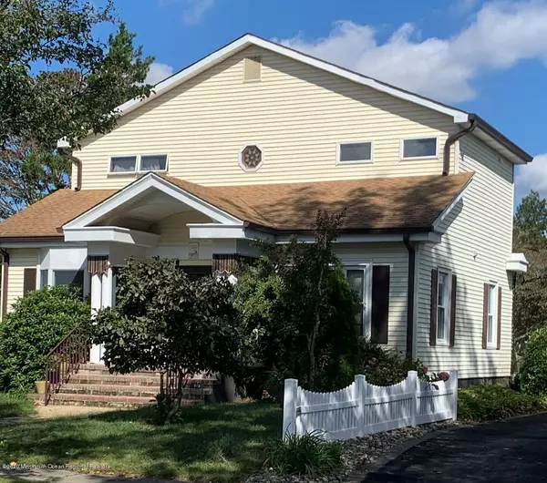 Sea Girt, NJ 08750,615 New York Boulevard