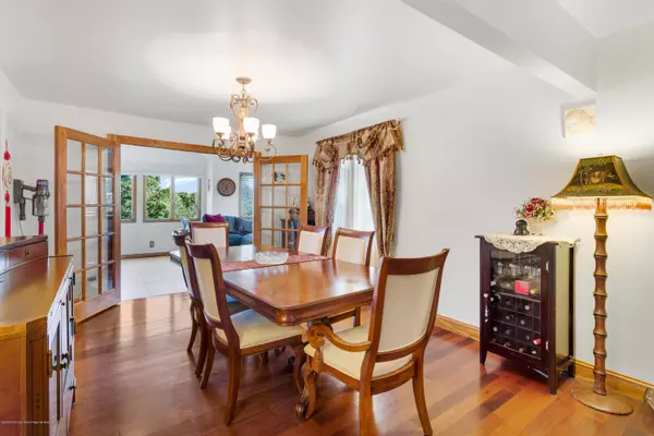 East Brunswick, NJ 08816,7 Dorothy Lane