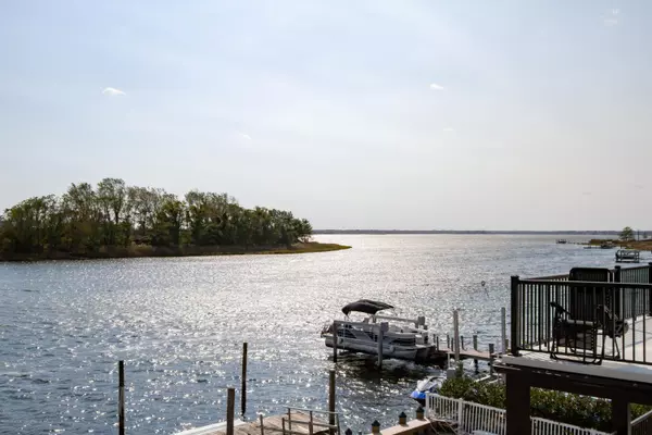 Rumson, NJ 07760,93 Waterman Avenue