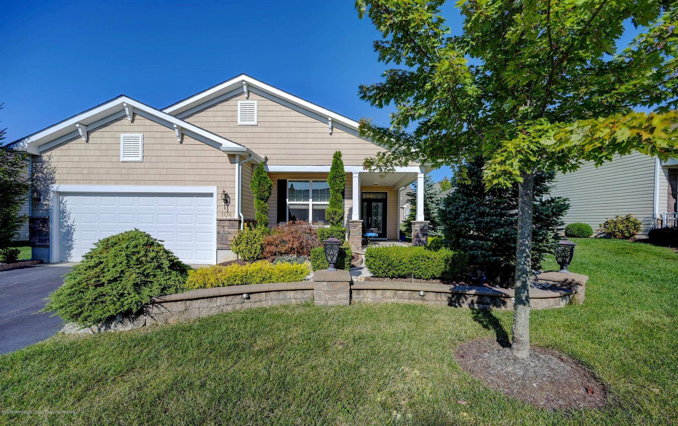 104 Wintergreen Drive, Manalapan, NJ 07726